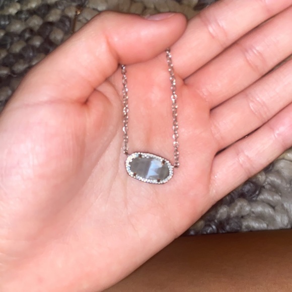 RARE Kendra Scott Elisa Cat's Eye Slate Gray Necklace Silver Tone - Picture 2 of 4